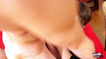 Gadis Merah Rusia Yang Genit Ditiduri Dari Belakang Oleh Cowok Muda