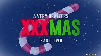 Rayakan Natal Dengan Kira Noir Dan Holly Day Di Brazzers – Masukkan Kode Xvpromo Untuk Diskon Spesial