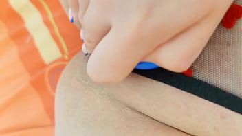 Gadis Cantik Bersemangat Dalam Lingerie Seksi Memuaskan Nafsu Berahinya Sendiri Saat Sendirian Di Rumah
