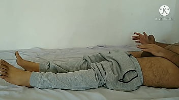 Kakak Seksi Neha Membujuk Adiknya Tidur Dengan Suara Menggoda