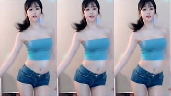 Em Gái Trung Quốc Uốn éo Thân Hình Nóng Bỏng Khiến Anh Em Căng Cứng Không Kiềm Chế