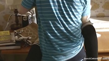 Mengintip Kakak Mandi Telanjang