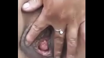 Mama Tua Menggoyang Memek Besar Sambil Coli