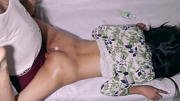 Seri Web Panas: Cewek Seksi Dan Pria India Berotot Beradegan Mesra