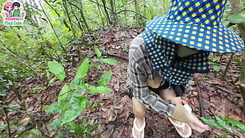 Gadis Desa Thailand Merintih Kepanasan Saat Jelajah Hutan Mencari Jamur, Sampai Ingin Buang Air Kecil