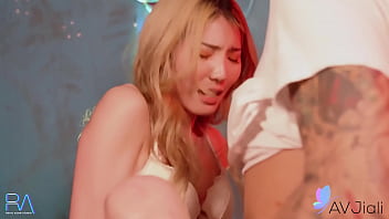 Gadis Tionghoa Berambut Pirang Ngentot Mantan Pacarnya Sampai Puas.