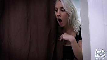 Anak Tiri Mengintip Ibu Dan Ayah Tirinya Bercinta Hingga Membuatnya Bergairah – Cory Chase