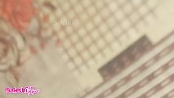 Payudara Seksi Ibu Tiriku Memeras Susu Untuk Kakak Tiriku Yang Haus