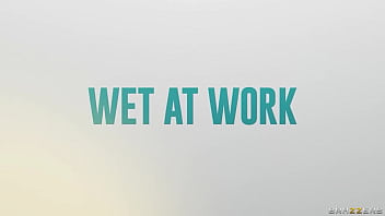 Basah Basah Di Kantor, Blake Blossom Menggoda Dan Menggairahkan Di Brazzers! Gunakan Kode Xvpromo Untuk Diskon Panas Di Situs Resmi.