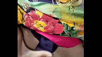 Bidadari Desa India, Bhabhi Nakar Buang Air Kencing Di Alam Terbuka