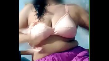 Gadis Desi Toge Toge Mengoceh Di Webcam, Payudara Besarnya Menggoda Dan Membuat Nafsu Tergoda