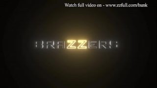 Katalina Kyle Mengguncang Ranjang Dengan Adrenalin Berbusa Di Brazzers