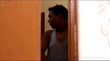 Mau Lihat Lebih Banyak Video Adegan Panas Bhabhi India Yang Menggoda Di Kamar Mandi?