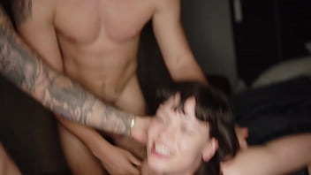 Pesta Gila Empat Orang, Para Lelaki Spanyol Ganteng Menggila Menghajar Mia Stone Dengan Kontol Besar Mereka, Sampai Double Penetrasi Dan Deep Throat
