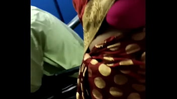 Mata-mata Ibu Rumah Tangga Seksi Yang Menggoda