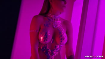Trailer Panas Queen Kissa Dari Brazzers, Adegan Mesra Yang Bikin Panas Dan Penuh Gairah.