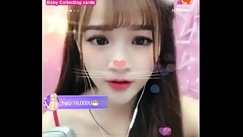 Gadis Asia Manis Menggoda Di Talkshow Uplive Yang Bikin Bergairah