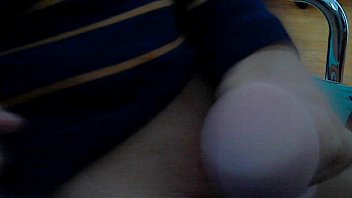 Cowok Asia Mandi Sendiri Di Depan Webcam