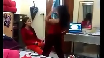 Garam Mastī: Hostel Ke Andar Chhup-chhup Ke Maza