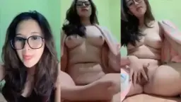Live Hot Renata Si Cantik Montok Dengan Payudara Mulus Menggoda