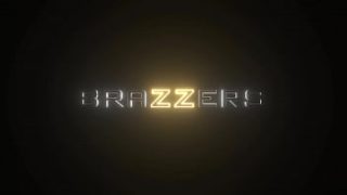 Minyak Mengalir Di Tubuh Christina Savoy, Nikmati Adegan Panasnya Di Brazzers
