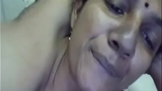 Bibi Tamil Bugil Pamer Tetek Montoknya Lewat Panggilan Video Langsung