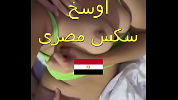 زوجي الديوث دخل عليا في الغرفة لما عرف إني شرموطة وبدأ يداعب مؤخرتي ثم صعد فوقي ومارس معي الجنس بقوة