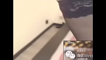 Gadis Tionghoa Bergoyang Dengan Pantat Besar Dan Memainkan Kemaluannya