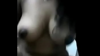 Nungging Dengan Liar, Gadis India Ini Mengocok Kontol Dengan Penuh Gairah