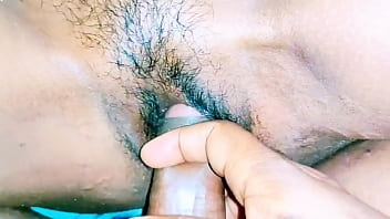 Desi Bhabhi Rambut Panjang Dan Memek Basah Ditembak Sampai Meraung-raung