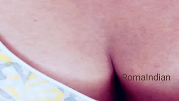 Gadis Seksi India Pamer Belahan Dadanya Untuk Saudara Tirinya Yang Panas