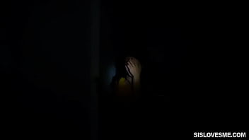 Celah Langkah Saudari Ini Panas Membara – Mandy Muse