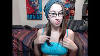 Alexxxcoal Menggoda Dan Bercinta Di Webcam Live