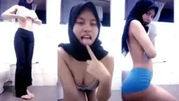 Gadis Berjilbab Mulus Yang Menggoda Dan Penuh Nafsu