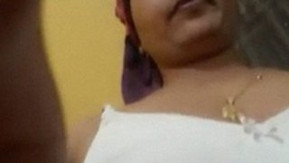 Tante Bhopal Pamer Tubuh Telanjang Dalam Video Selfie Yang Menggoda