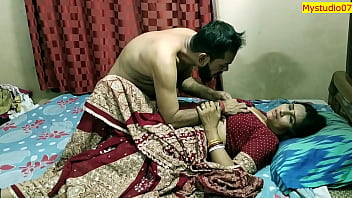 Bhabhi India Yang Seksi Menggoda Teman Dekat Suami, Suara Erotisnya Terdengar Jelas!