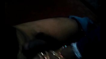 Bhabhi India Dengan Gelang Kaki Dan Sandal Memberikan Pijatan Sensual Dengan Kaki