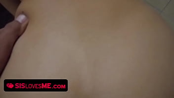 Holly Hendrix Mengintip Langkah Kakaknya Yang Sedang Asyik Mengocok Kontol