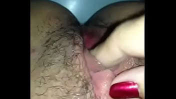 Gadis Desi Memainkan Memeknya Hingga Basah Kuyup