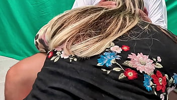 Mi Suegra Latina De Trasero Ardiente Me Seduce En Secreto, Lejos De Mi Esposa.