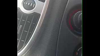 Madura Latina Y Su Suegra: Un Polvo Salvaje En El Auto Tras Las Compras