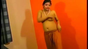 Istri India Desi Rupali Bhabhi Menggoda Dengan Telanjang