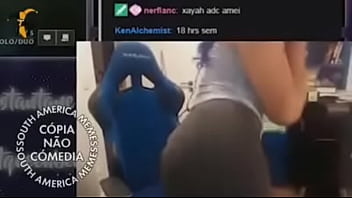 Deusa Da Live Exibindo Todo O Seu Fogo