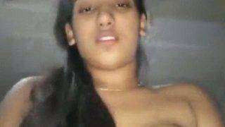 Bhabhi Manis Mengisap Kontol Dan Menunggangi Dengan Ganas Pakai Kondom