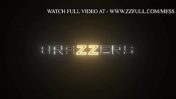 Gairah Membara Dengan Adik Tiri Berpayudara Montok – Desiree Dulce / Brazzers / Tonton Lengkap Di Www.zzfull.com/mess