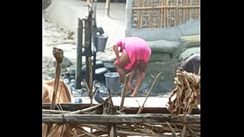 Kakak Desi Mandi, Tubuhnya Bikin Panas Dan Bergairah