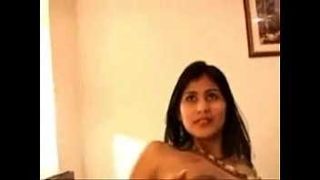 Gadis India Seksi Menggoda Mendapatkan Kontol Besar
