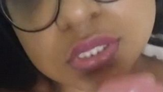 Gadis Nri Menggoda Diri Sendiri Dengan Mainan Dildo Dalam Foto Panas