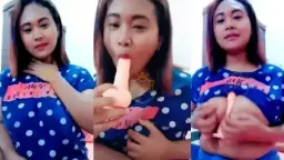 Mbak Iyem Menggoyang Dildo Jepit Di Celah Payudaranya Yang Menggoda