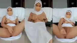 Tante Maela Berjilbab Tapi Gatel, Pengen Colok Kontol